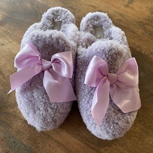 🆕 UGG Plush Shearling Addison Slippers Lavender
